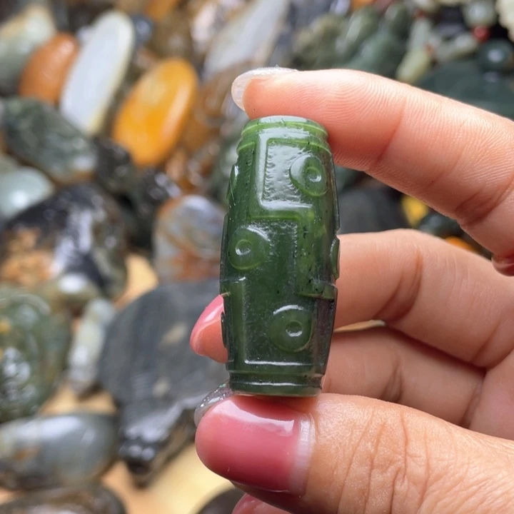 未镶嵌和田玉挂件