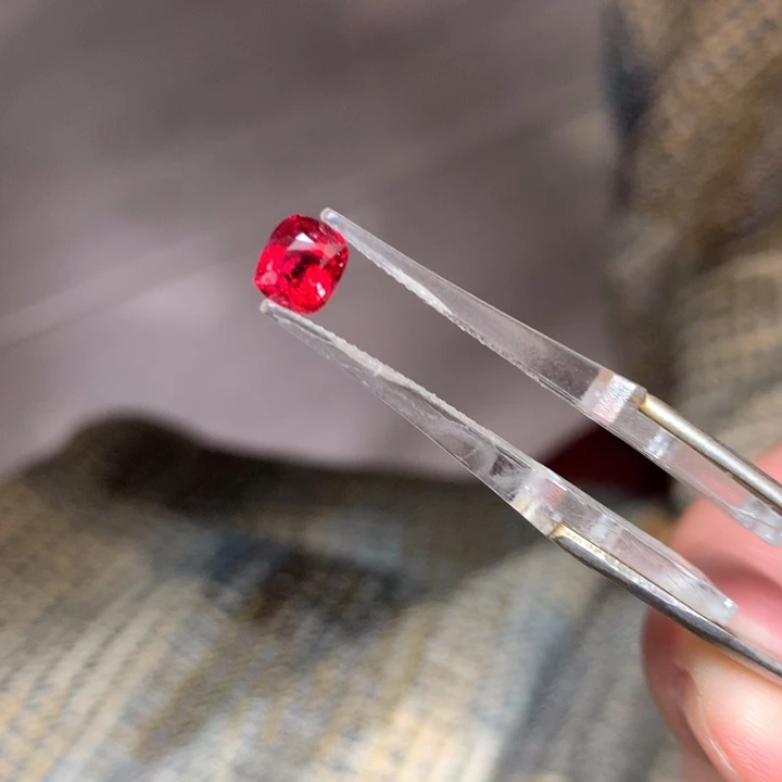 裸石未镶嵌尖晶石96分