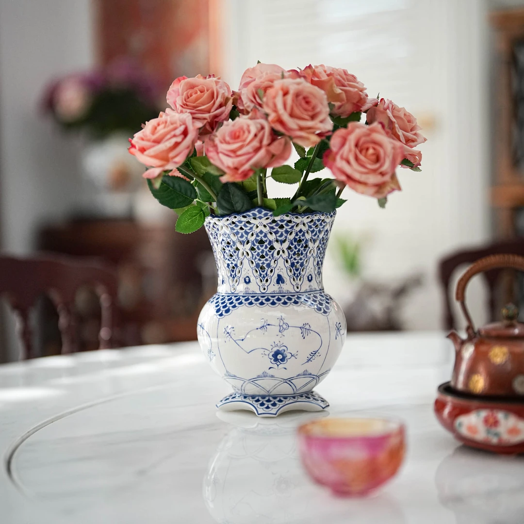 全蕾丝唐草系列骨瓷花瓶 客厅装饰摆件 蓝色
