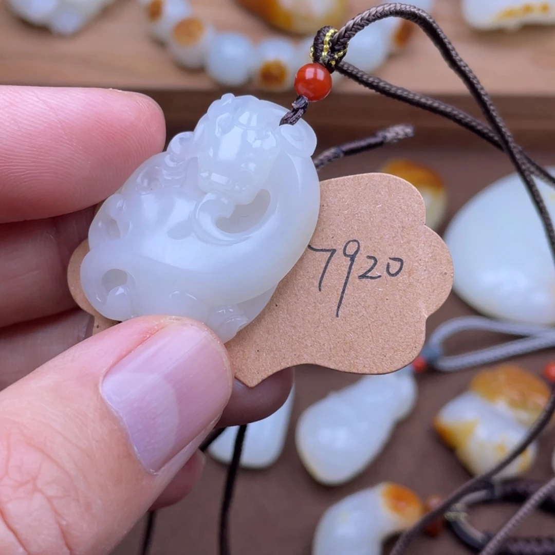 和田玉未镶嵌挂件