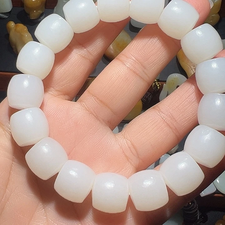 颈饰未镶嵌和田玉老*