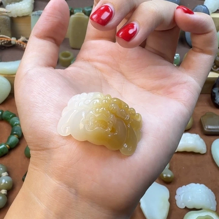 颈饰未镶嵌和田玉