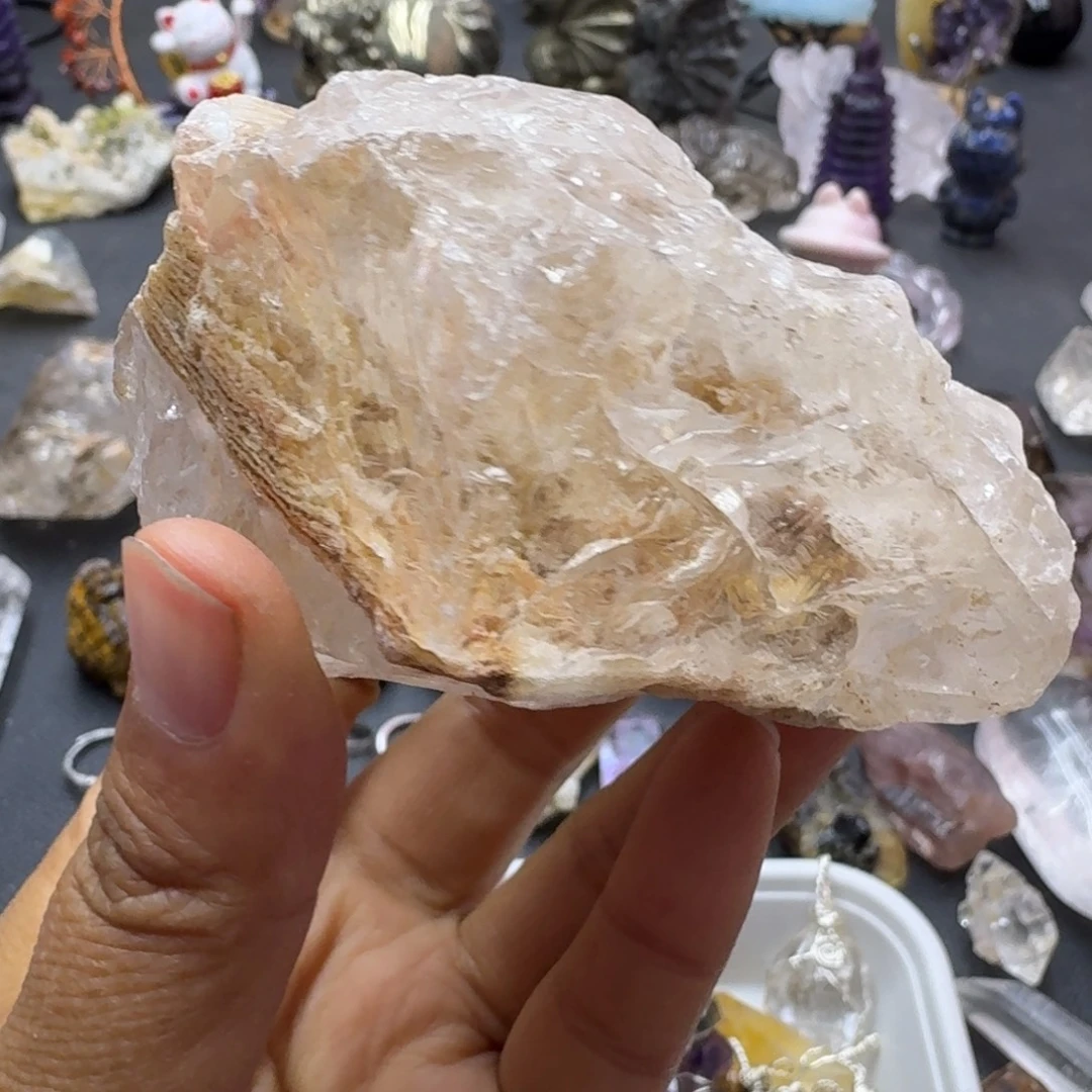 石材幽灵原石327克左右