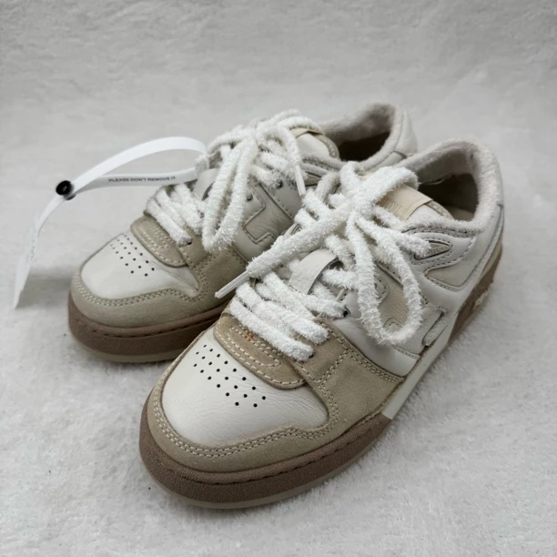 95新 FENDI/芬迪 麂皮米白拼接板鞋/36码/FZ318