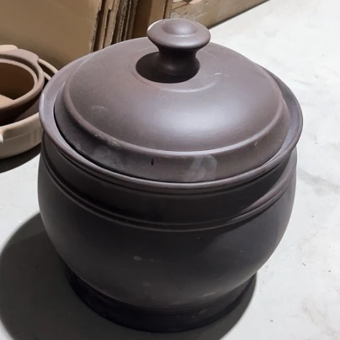 微瑕，不能明火，口径28高度22，20斤米缸