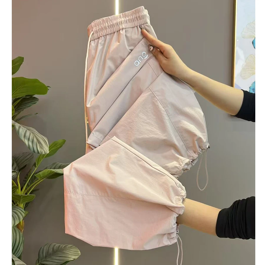 粉色冰丝速干工装裤女2025新款美式高腰显瘦垂感抽绳降落伞休闲裤