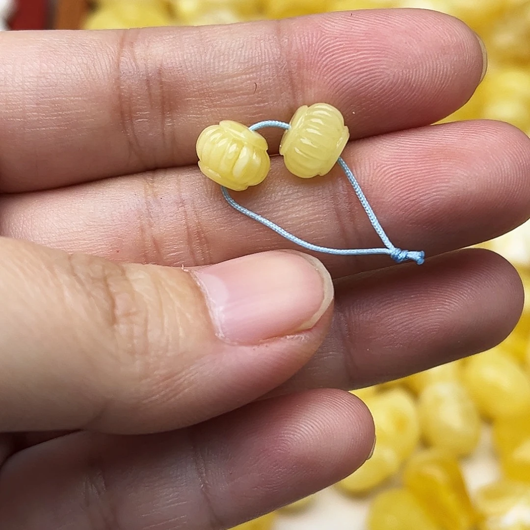 蜜蜡未镶嵌裸石配饰