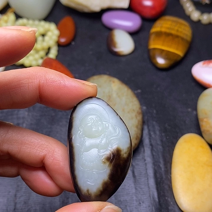 和田玉未镶嵌耳饰