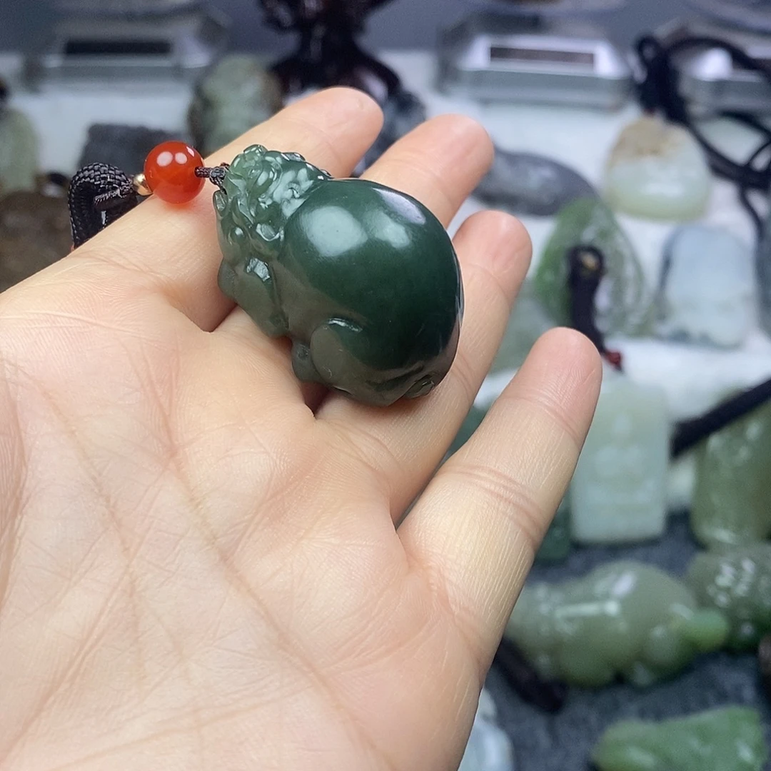 和田玉未镶嵌颈饰