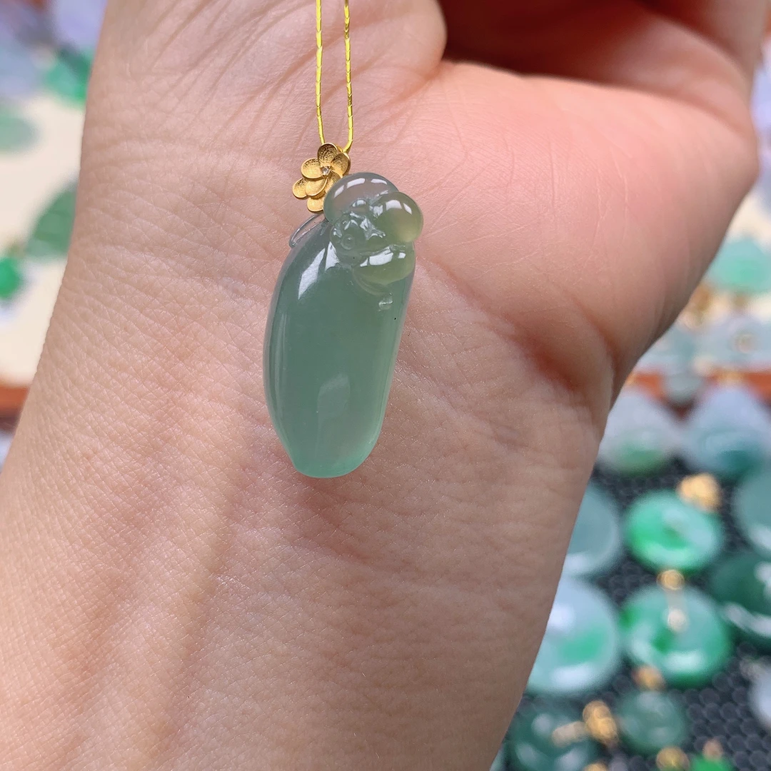 缅甸天然A货翡翠，冰晴福瓜 编号457/530尺寸21.8-11.7-7.9