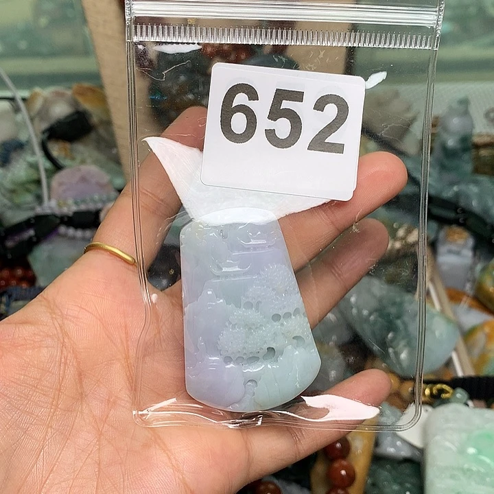 翡翠未镶嵌颈饰小***园翡翠