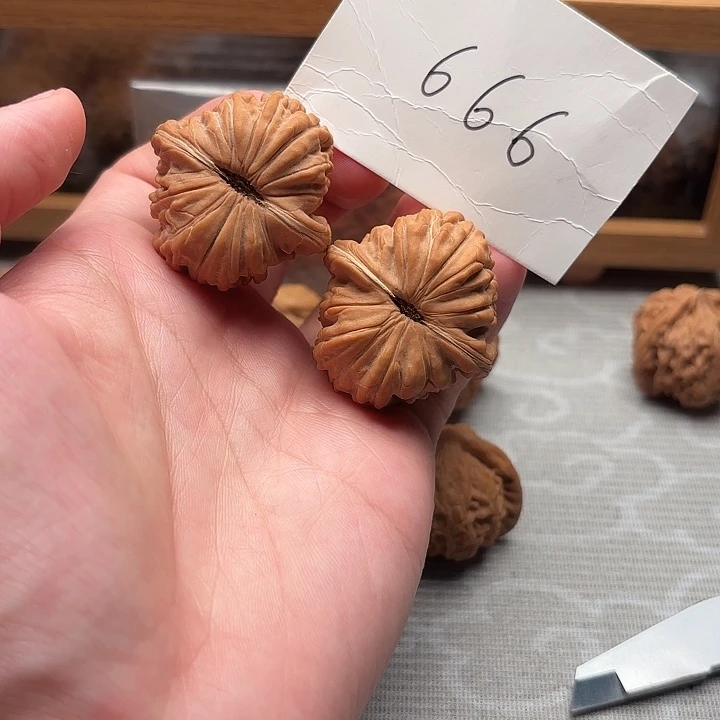 吊坠文玩核桃36.5平谷楼