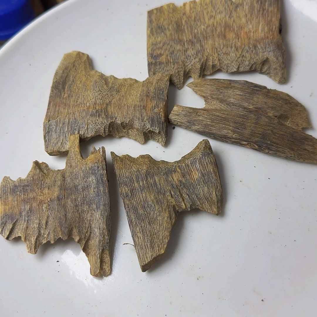 沉香沉香碎屑裹****_海南东江绿52克