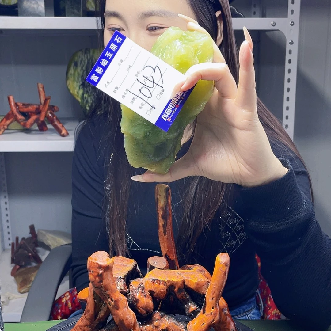 蛇纹石玉未镶嵌岫玉原石戏*哥