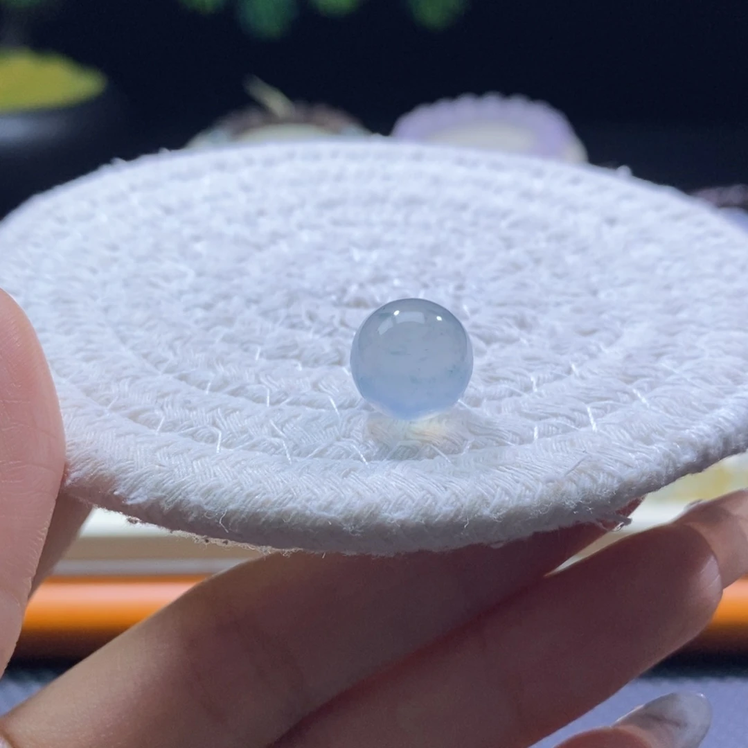 颈饰未镶嵌翡翠翡翠高冰蓝底圆珠12.6mm