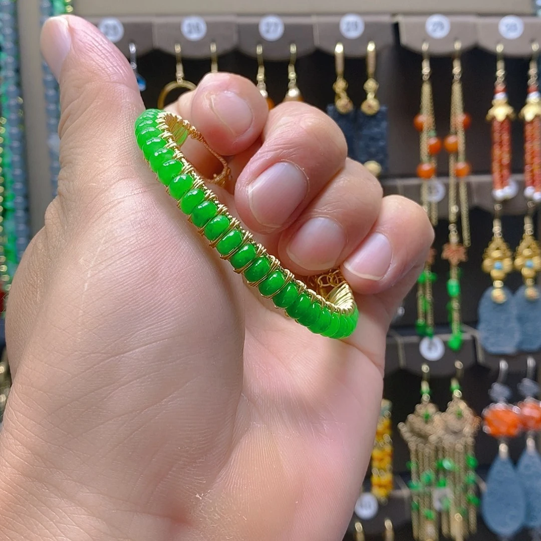 未镶嵌翡翠耳饰翡翠