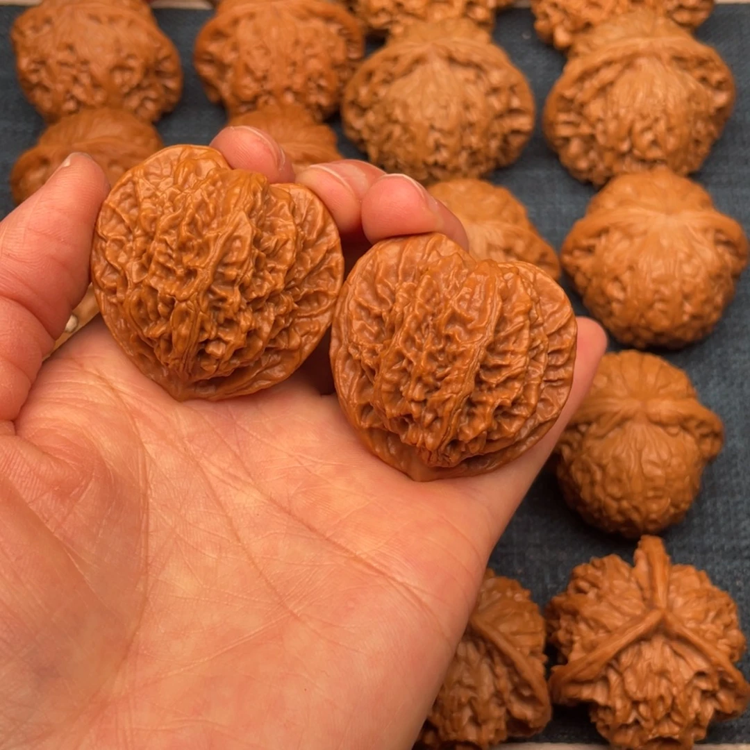 文玩核桃把件40全品盘龙纹