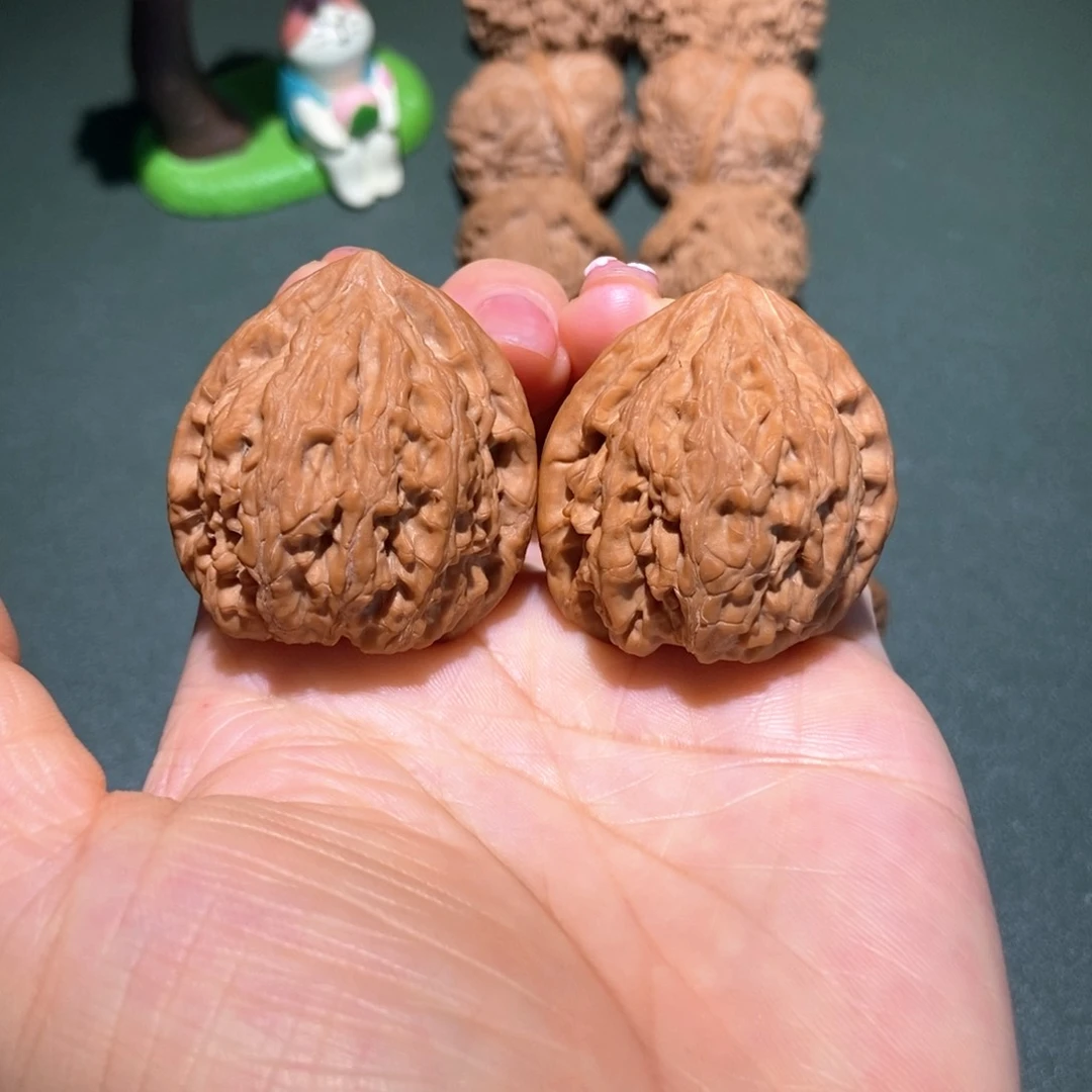 文玩核桃把件35全品红宝石