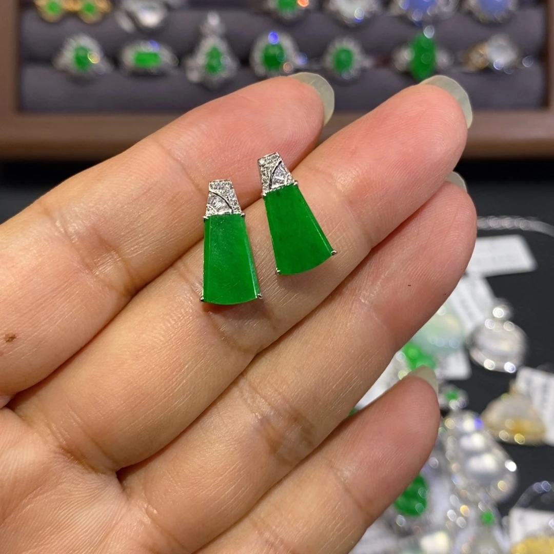 翡翠18K金镶嵌耳饰