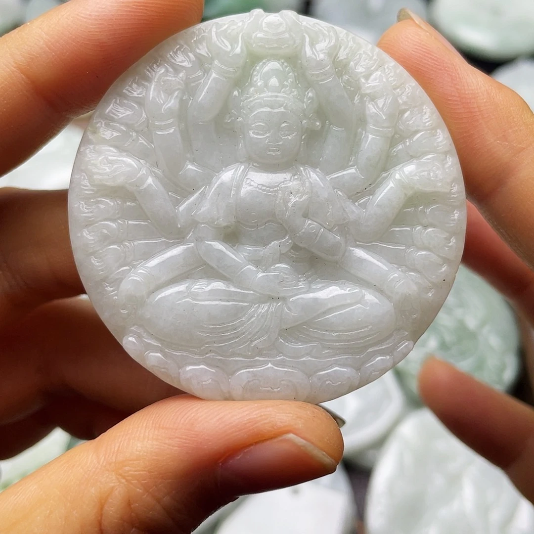 翡翠未镶嵌颈饰守护神