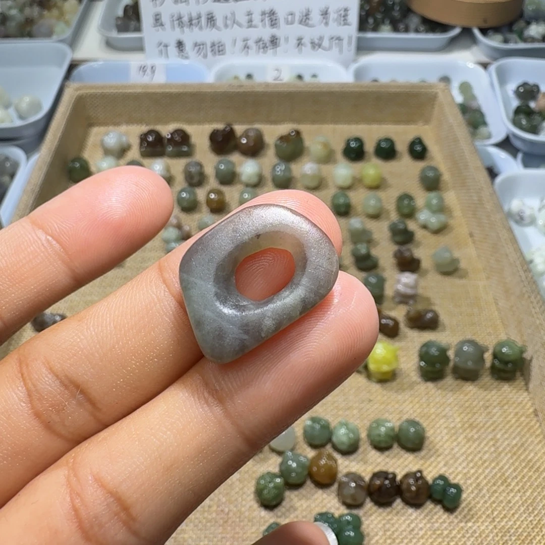 和田玉未镶嵌珠宝奇石