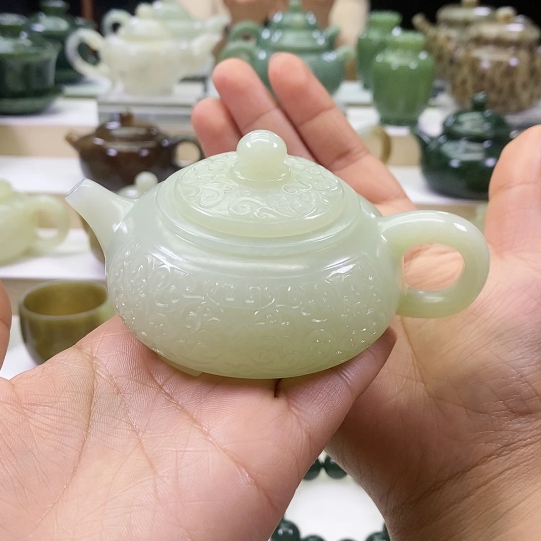 和田玉茶壶未镶嵌一**。