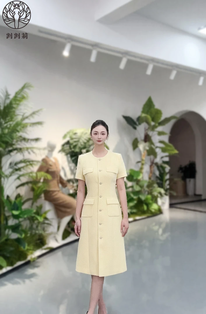 剀剀莉（黄玫瑰）早春新款圆领浅黄色时尚减龄超显白小香风连衣裙