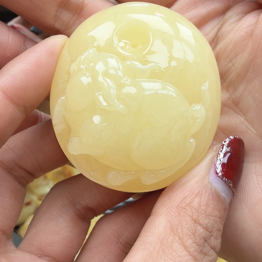 琥珀裸石未镶嵌欢****年……