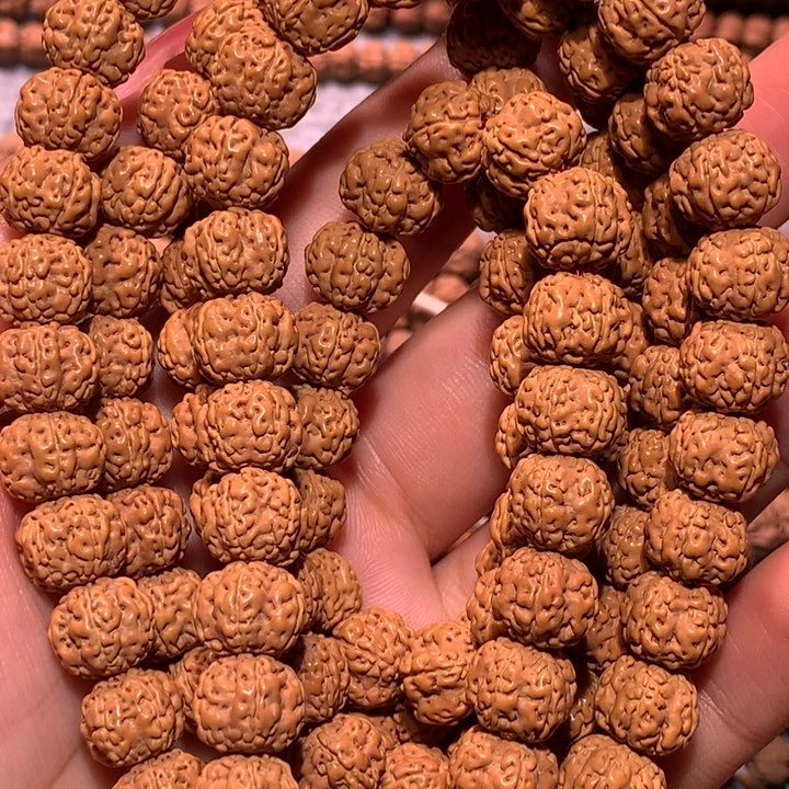 *****金刚菩提手串9+玉梅花
