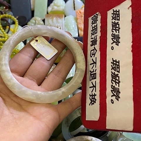 岫玉未镶嵌手镯62口径