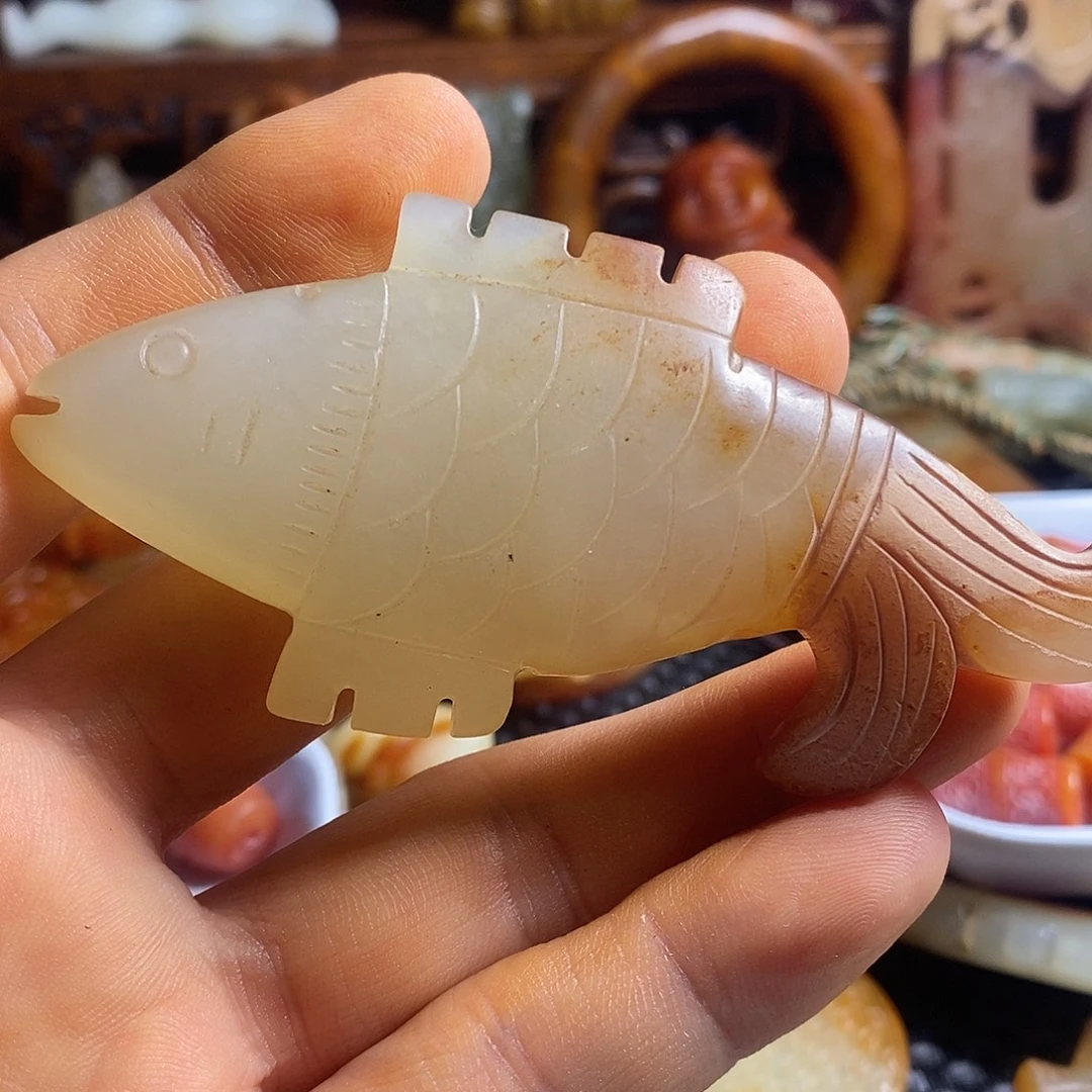 未镶嵌岫岩老玉（透闪石质玉）挂件
