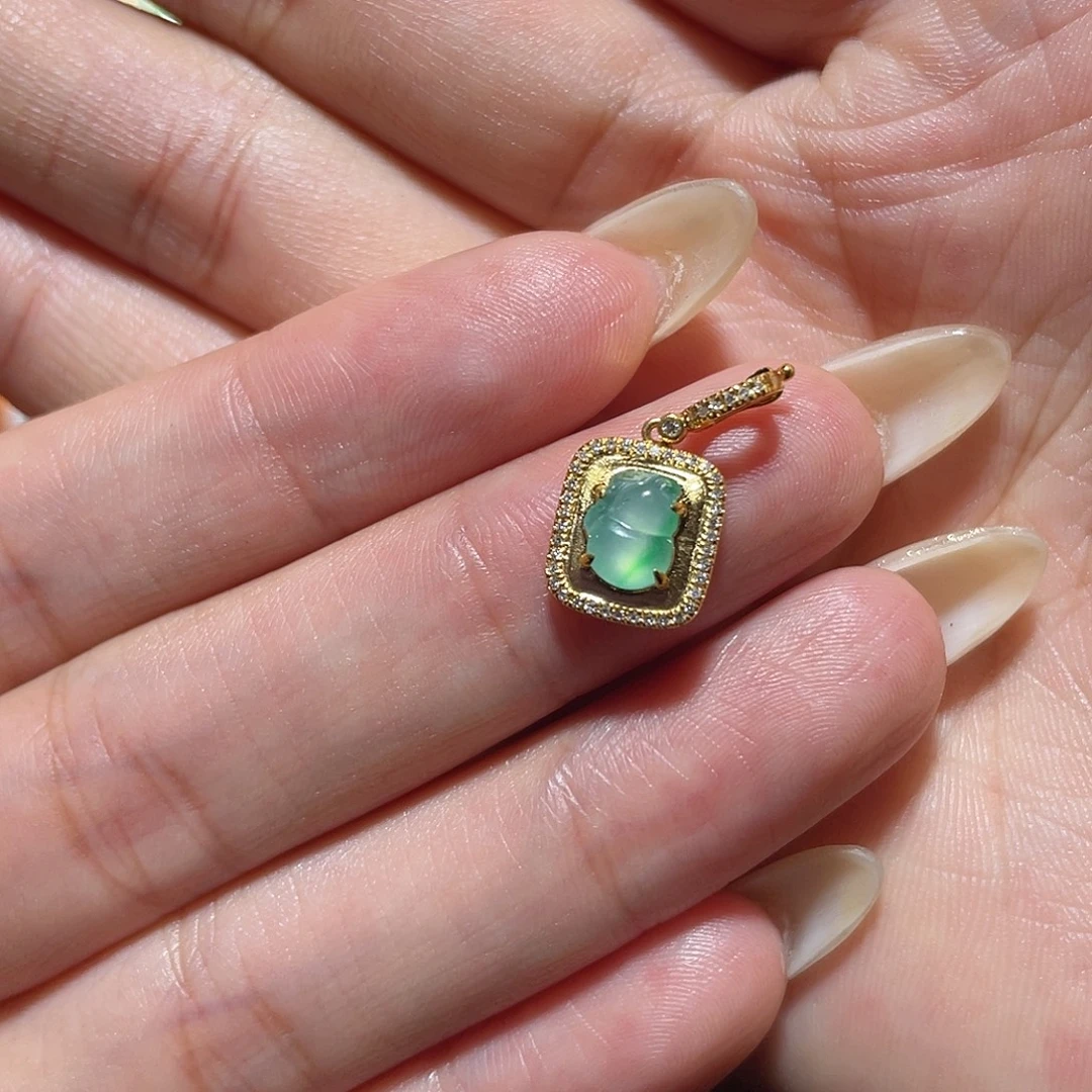 翡翠18K金镶嵌吊坠(不含链)