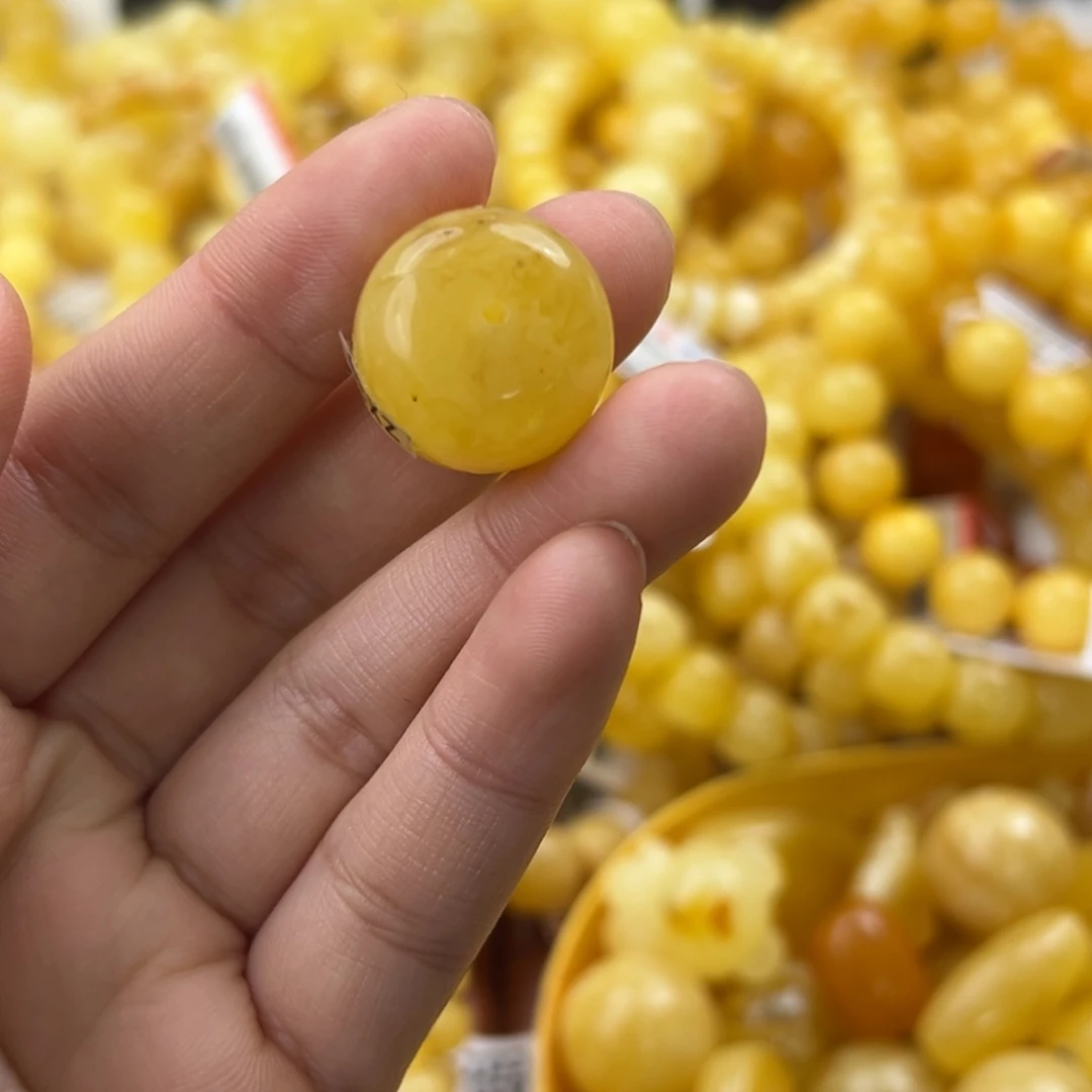 琥珀珠宝奇石未镶嵌