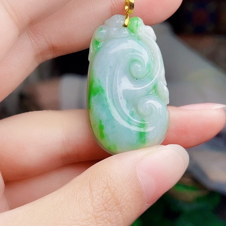 翡翠18K金镶嵌颈饰多样性