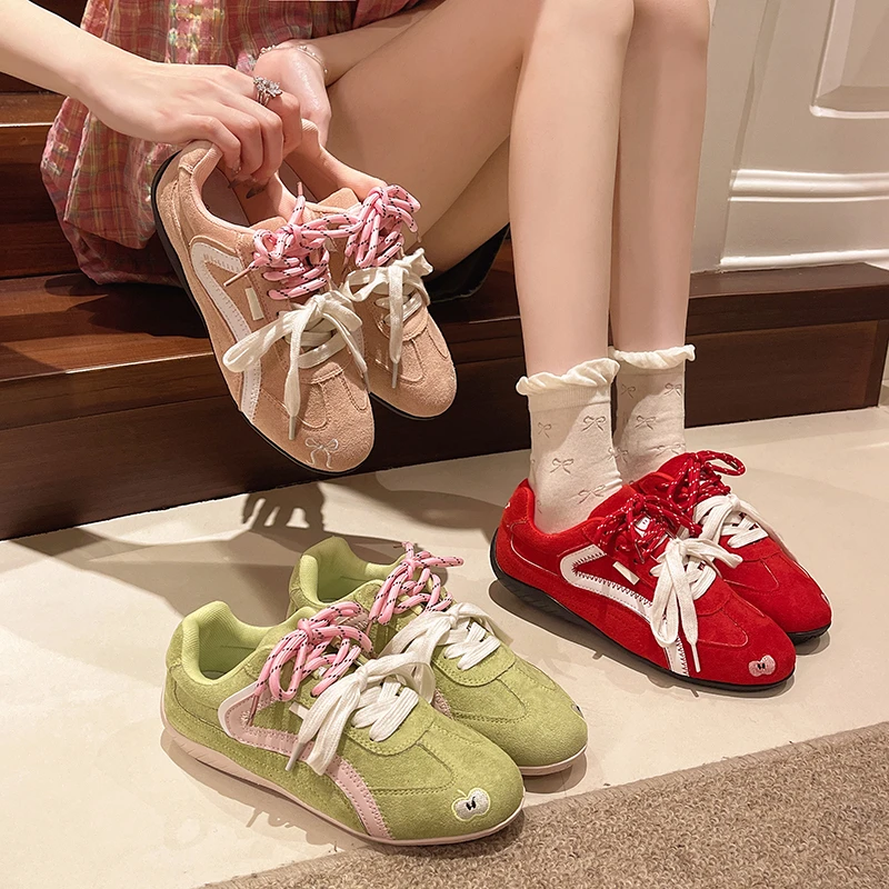 三福红色德训鞋女新款平底厚底运动阿甘鞋粉色赛车鞋休闲女款板鞋