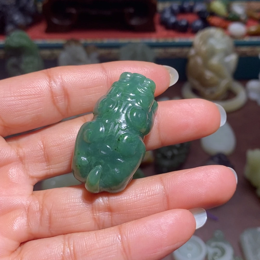 一****和田玉未镶嵌颈饰