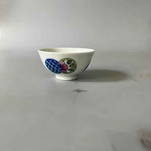 1021清晚期皮球花一口杯一只