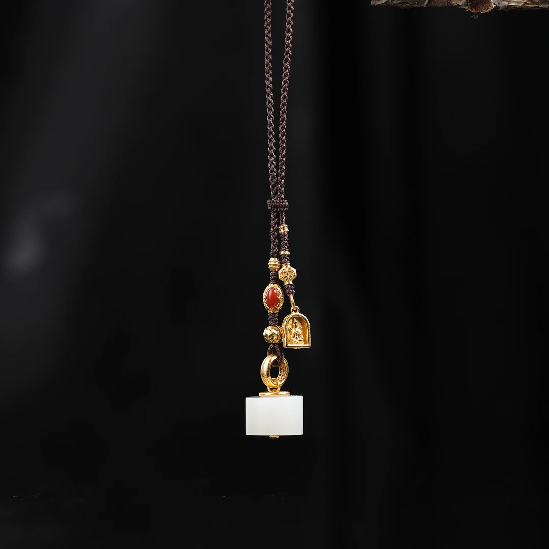 本真 | 琳琅 | 原创设计精品和田玉顶俄白玉路路通挂件