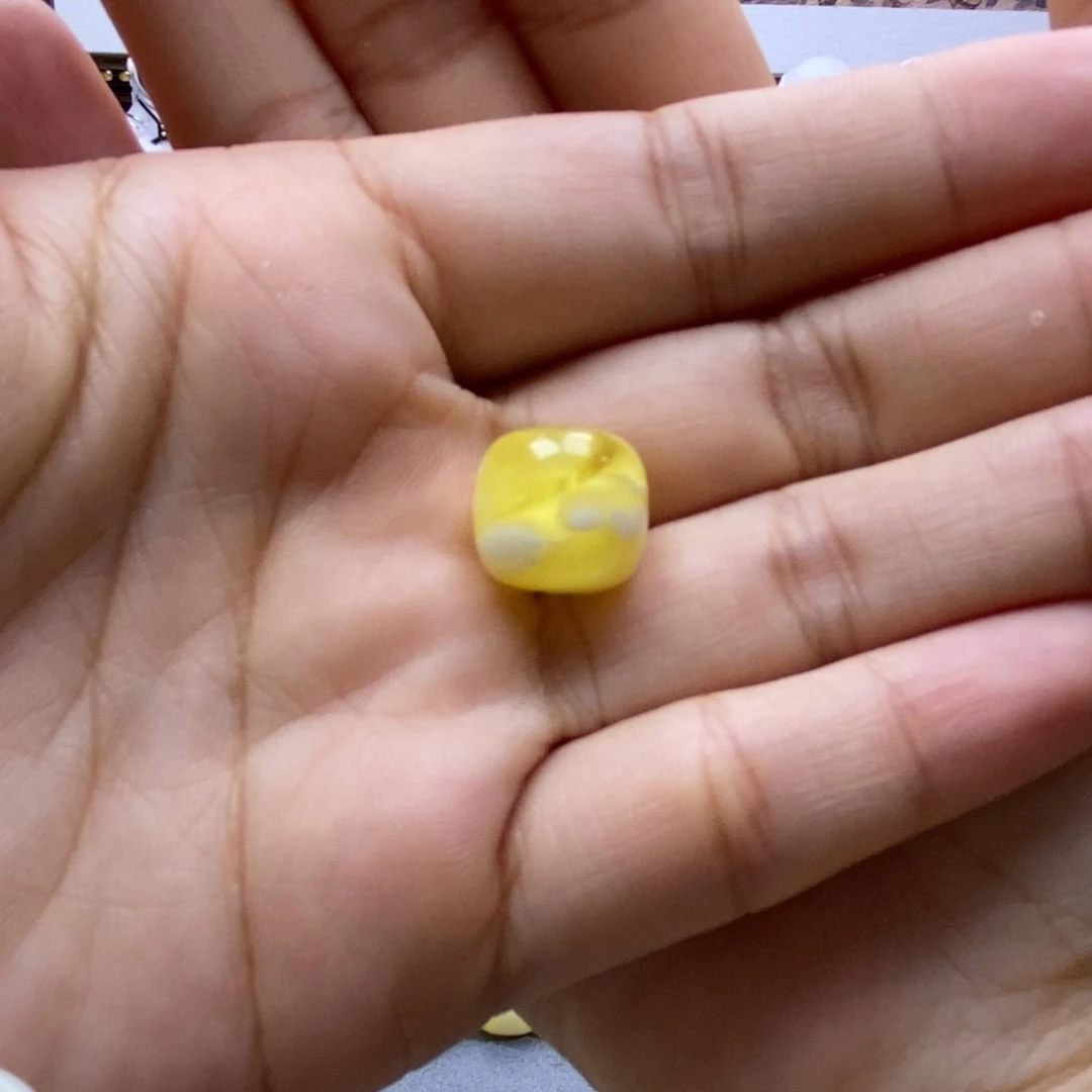 嘉***干琥珀未镶嵌珠宝奇石