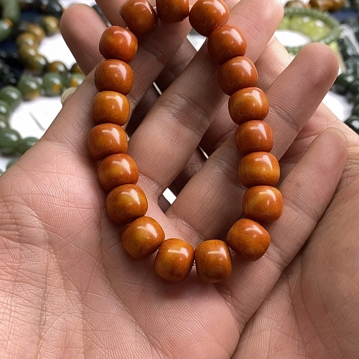 未镶嵌透闪石质玉珠宝奇石