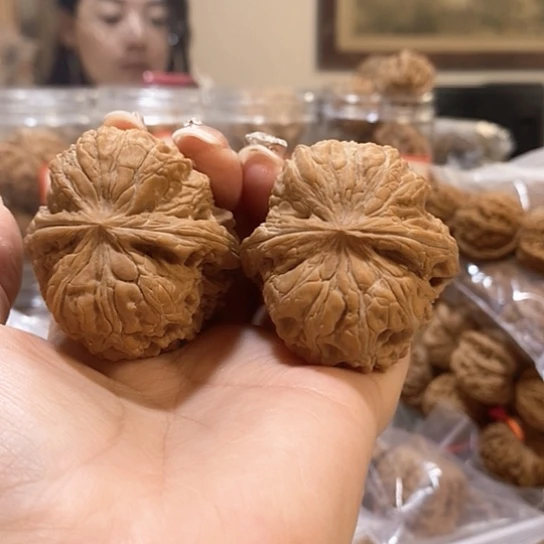 文玩核桃吊坠齐****一43门墩有修