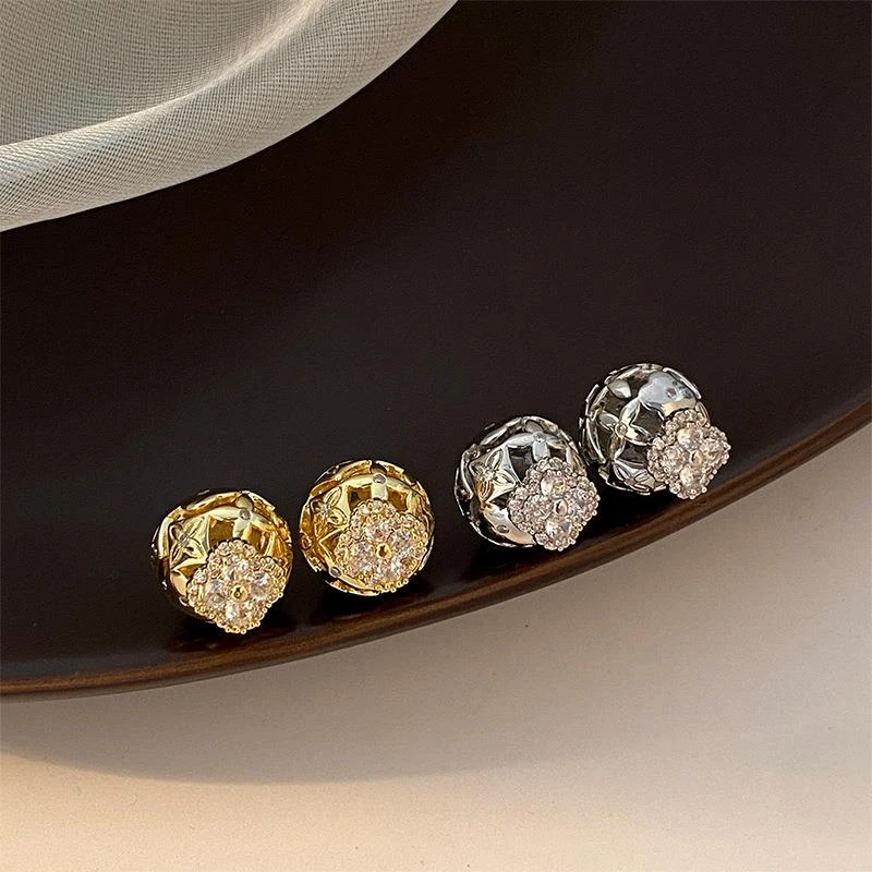 铜合金锆石耳饰 新款时尚高级感设计锆石花朵镂空球体耳环精致个i