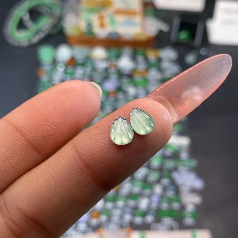 【闪购商品】翡翠挂件未镶嵌贝