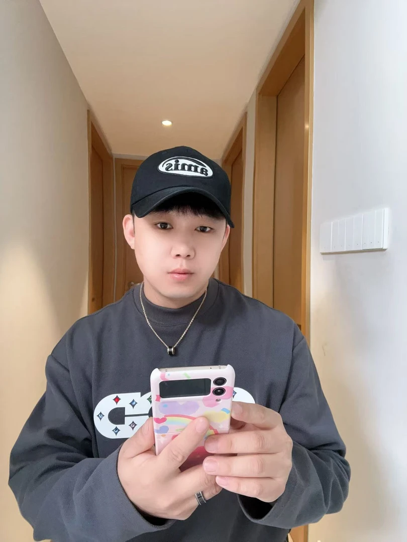 LIUYIYI 特惠【圣诞之夜镂空中钻T恤】都在穿！潮流时尚T恤