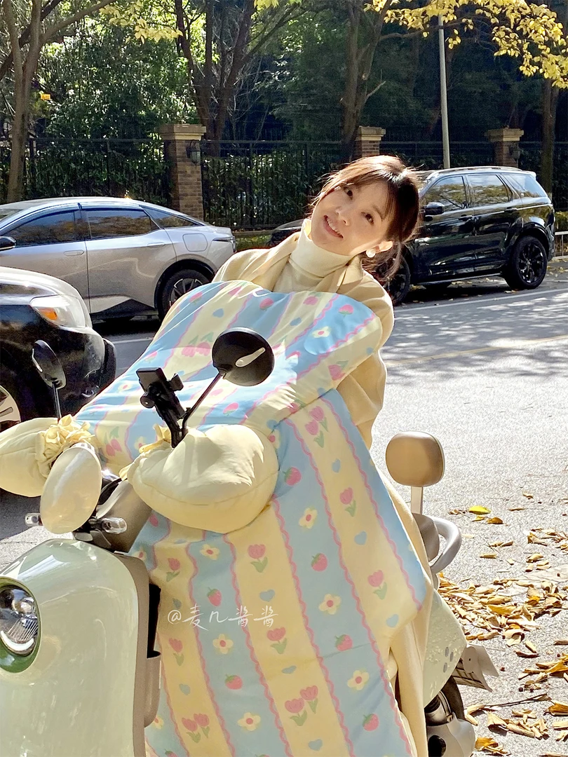 麦几酱酱冬季双面防水电动车挡风被保暖加厚内里加绒防风被原创