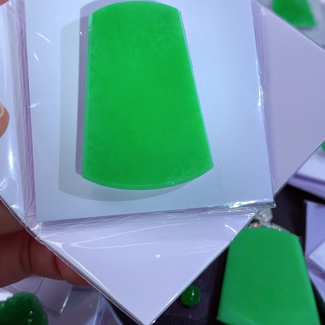 吊坠(赠链)未镶嵌翡翠天然翡翠
