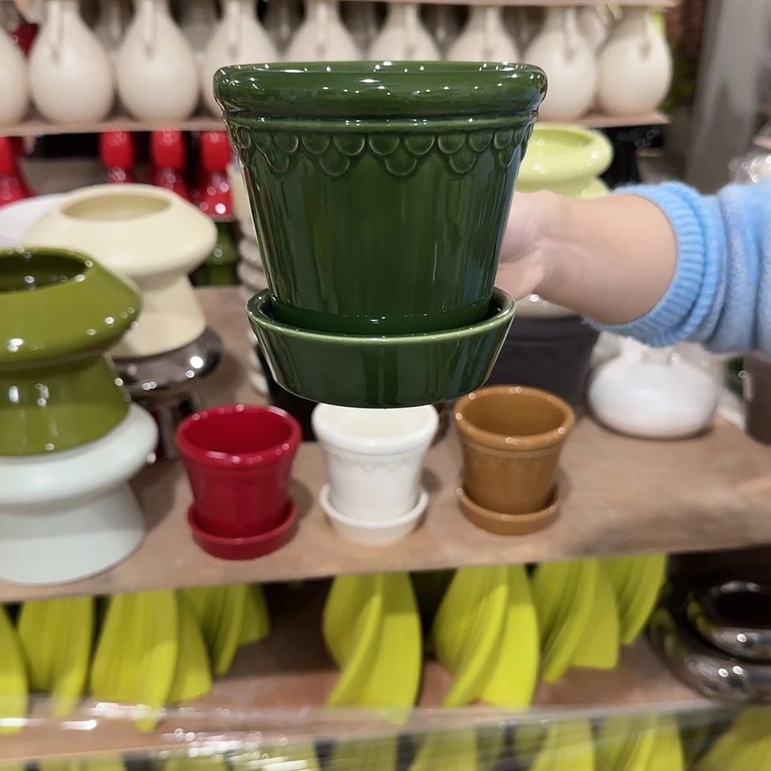 b4绿色带托花盆花盆花盆