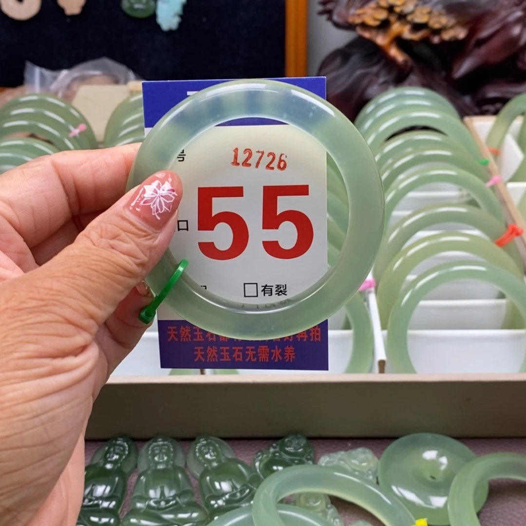 蛇纹石玉未镶嵌手镯小***?好