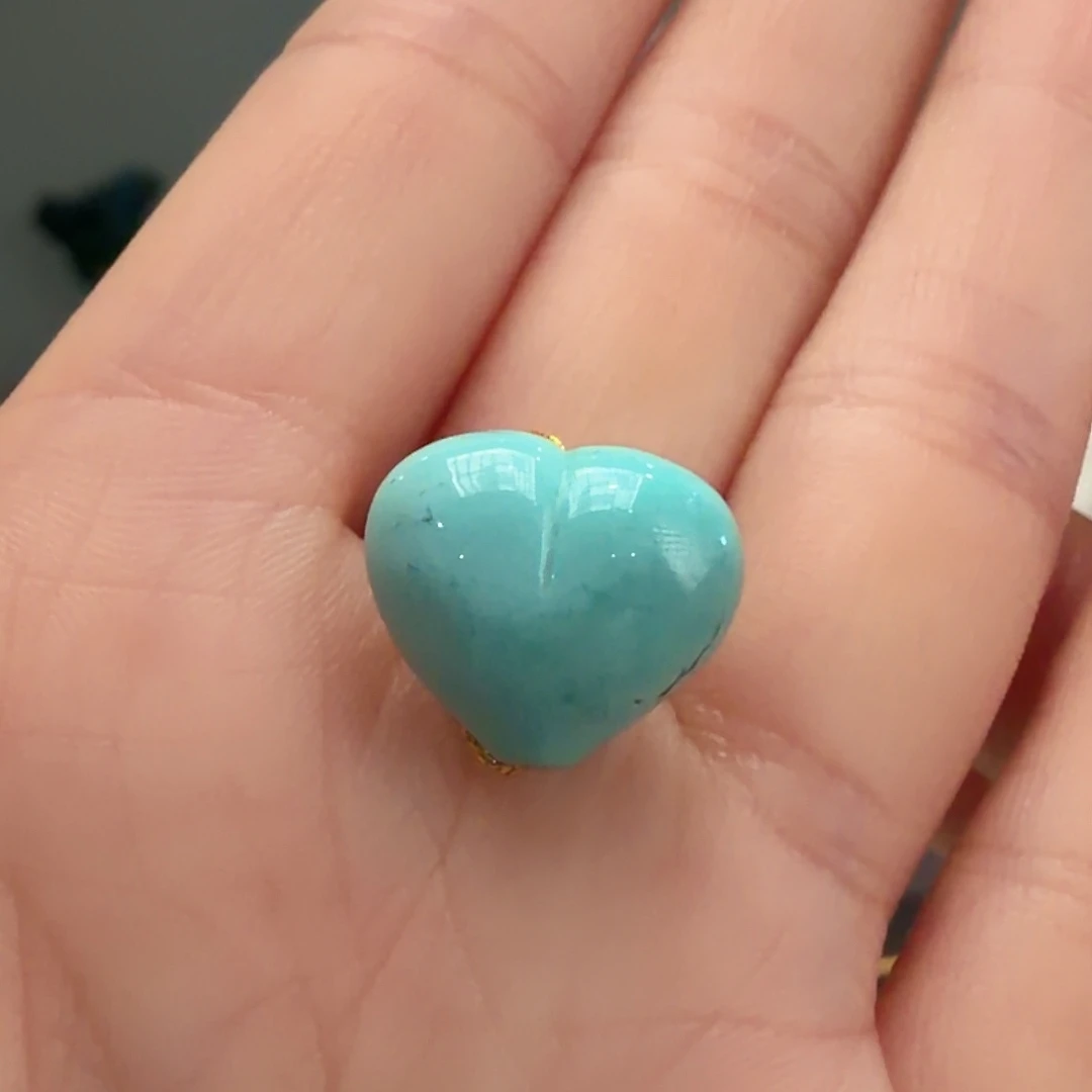 绿松石未镶嵌颈饰