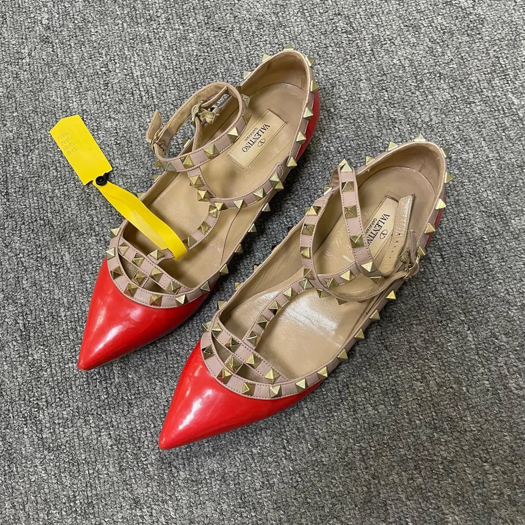 95新 Valentino/华伦天奴 GARAVANI舒适简约休闲单鞋38.5码/10154